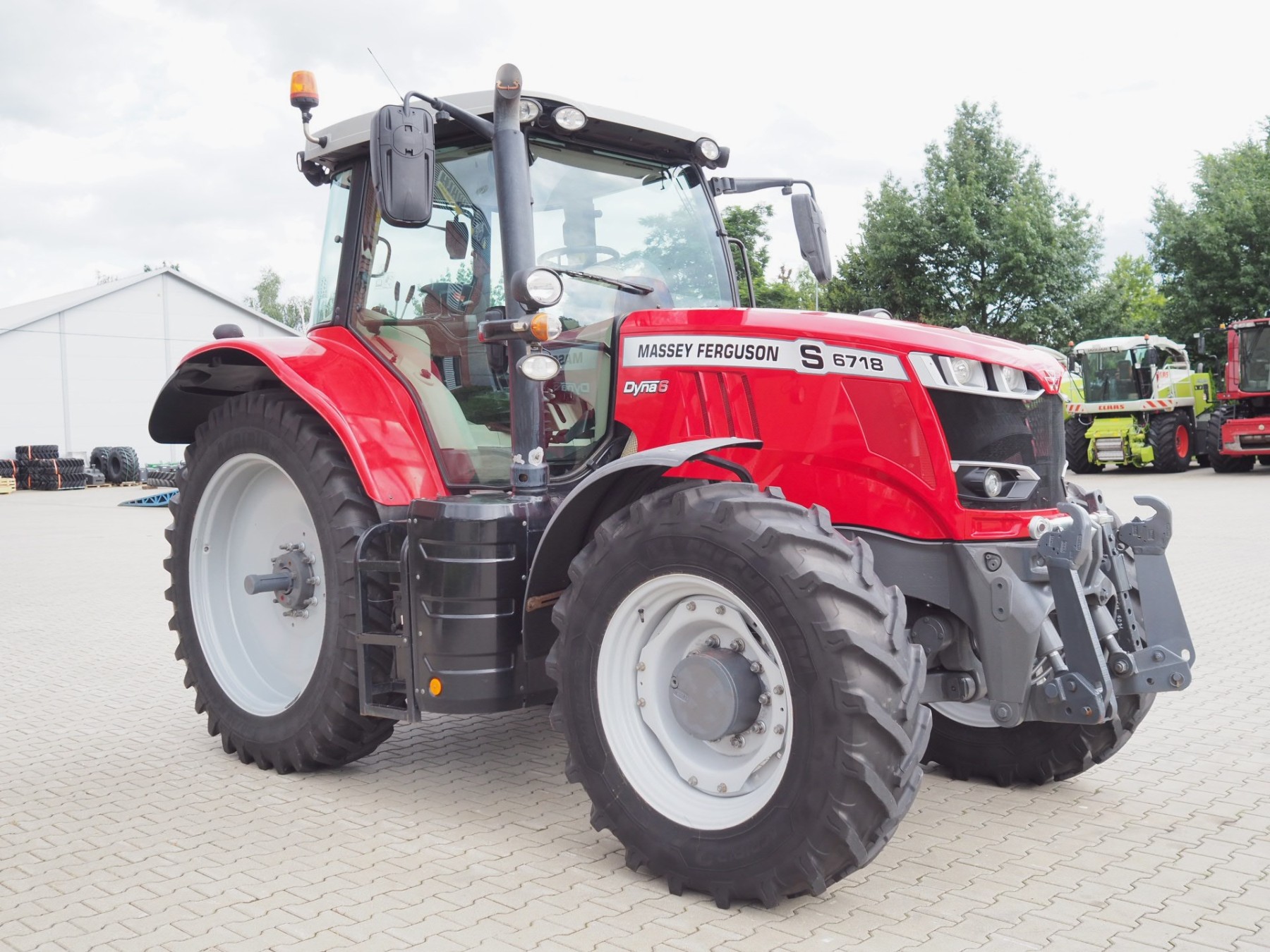 Massey Ferguson 6718S D6