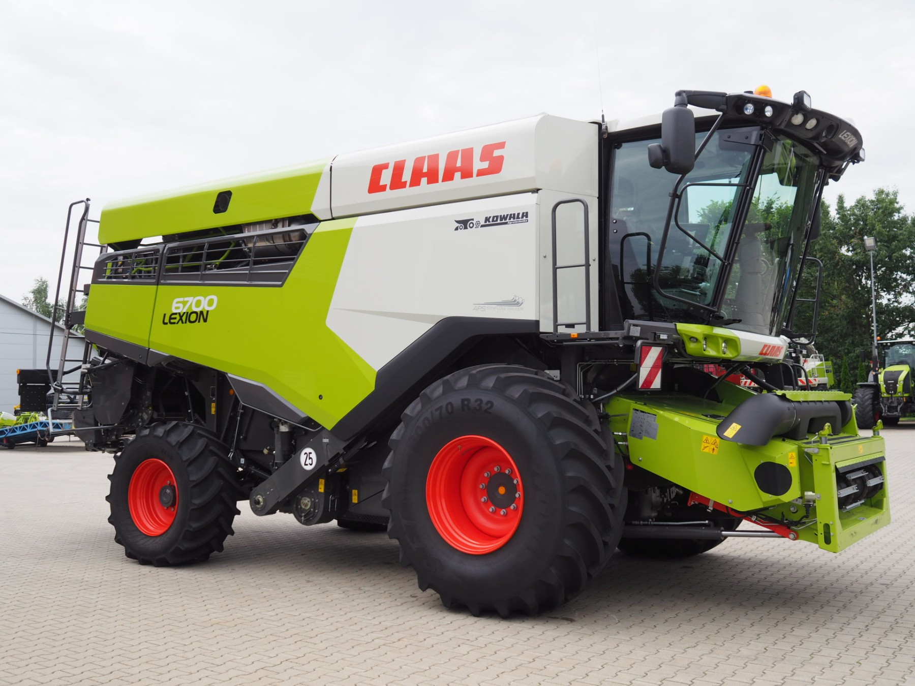 CLAAS Lexion 6700 + V930