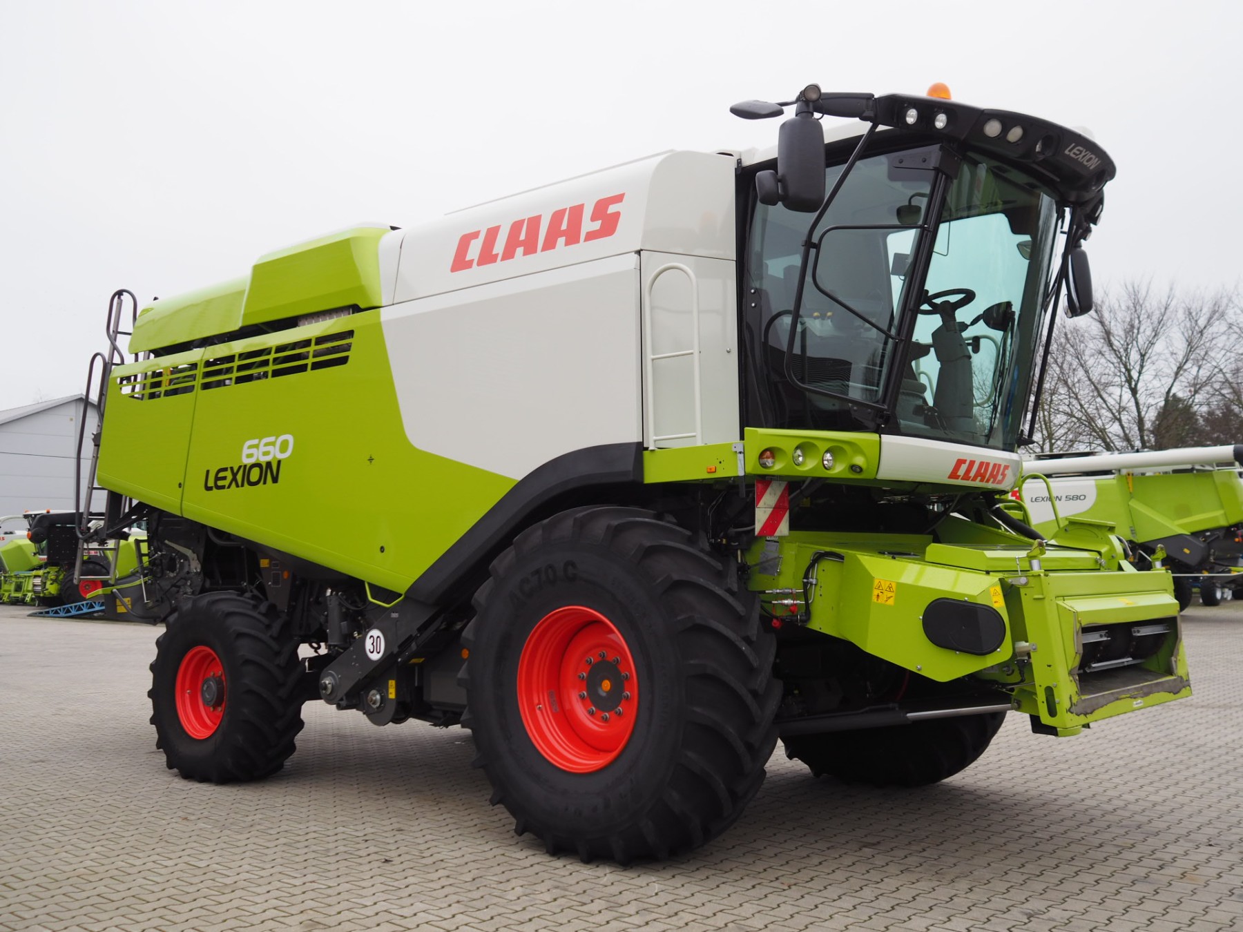 CLAAS Lexion 660 + V770